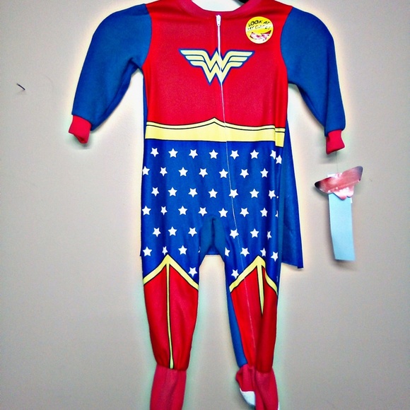 wonder woman Other - 🏵️NWT Wonder woman girls footed pjs